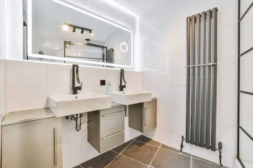 Praktyczne i stylowe grzejniki do łazienek